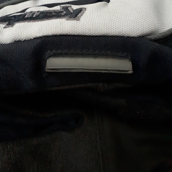 Toques & Gloves - Picture 6 of 6